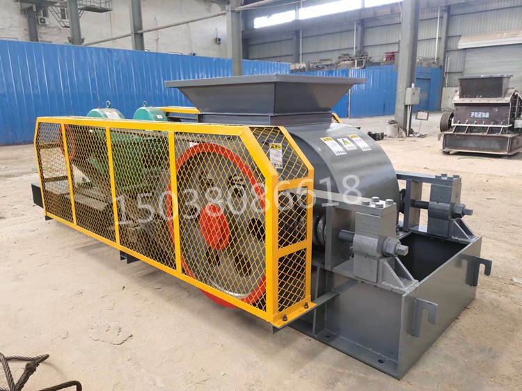 小型号对辊破碎机产量是多少?哪里有破碎机现货?(图1) 小型号对辊破碎机产量是多少?哪里有破碎机现货?(图1)