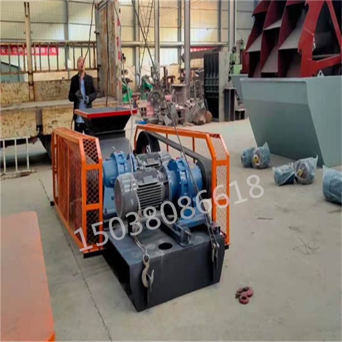 对辊制砂机制砂效果又细又快双辊制砂机与石头破碎机破碎内部结构有哪些不同？(图2)