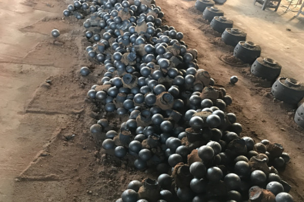 球磨机钢球(图4) 球磨机钢球(图4)