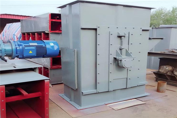 斗式提升机(图4) 斗式提升机(图4)