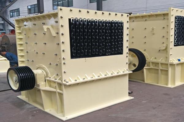 箱式破碎机(图3) 箱式破碎机(图3)