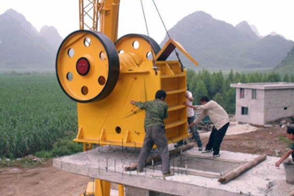 鄂式破碎机(图5)