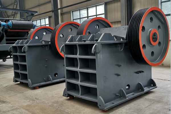 石头破碎机(图1) 石头破碎机(图1)