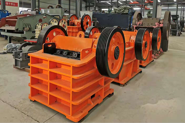 石头破碎机(图2) 石头破碎机(图2)